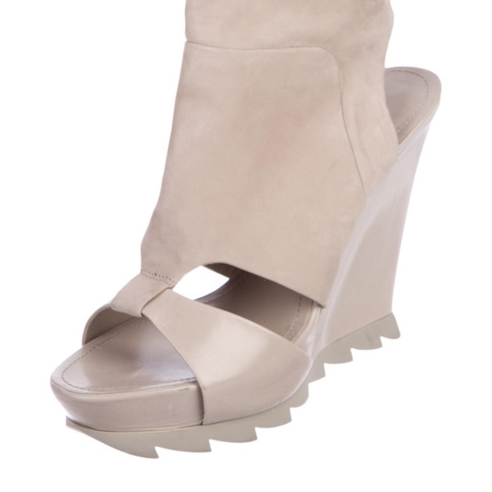 Shoes - Picture 2 of 7